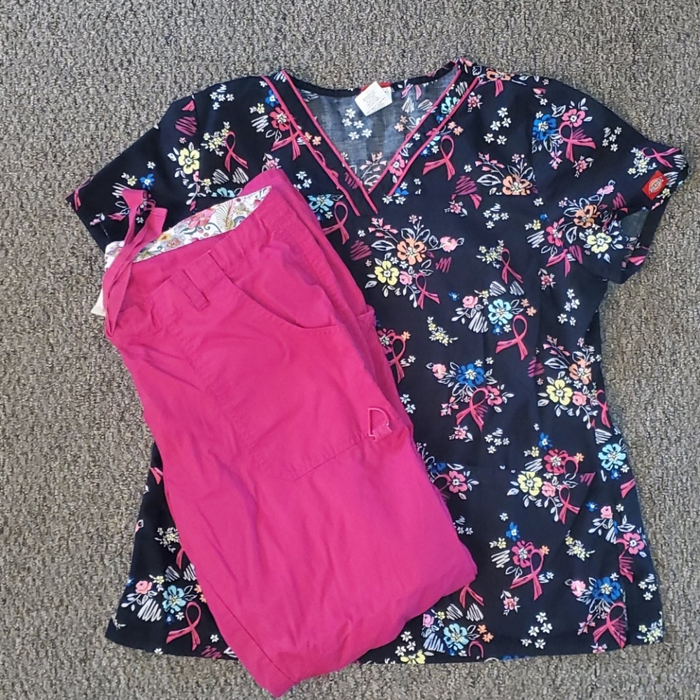 Dickes scrub top